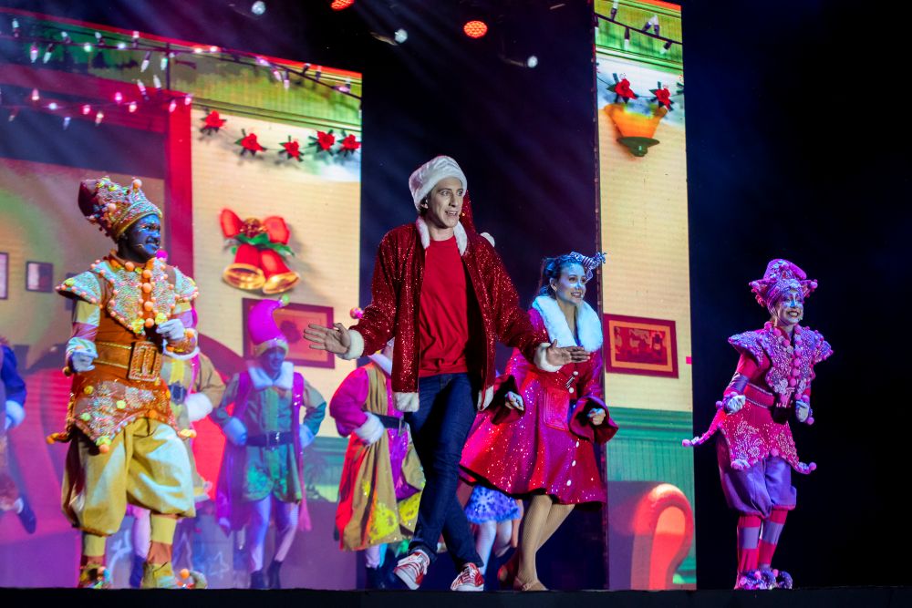 Chegada do Papai Noel abre temporada de Natal do BarraShoppingSul