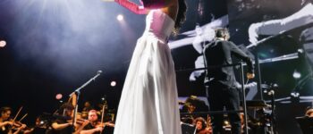 Acompanhada por uma orquestra sinfônica, Marisa Monte traz a turnê Phonica a Porto Alegre