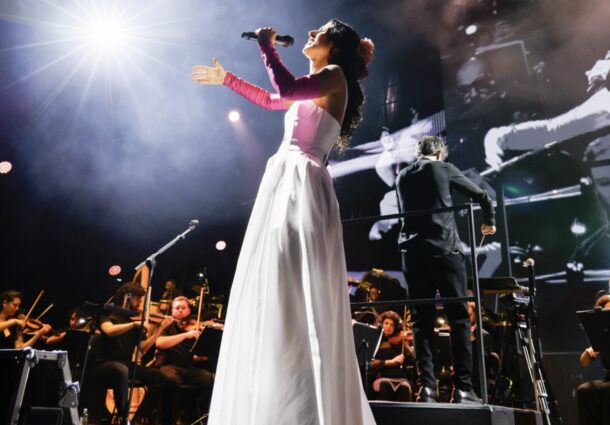 Acompanhada por uma orquestra sinfônica, Marisa Monte traz a turnê Phonica a Porto Alegre