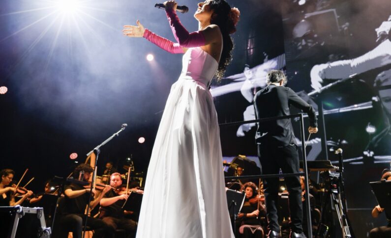 Acompanhada por uma orquestra sinfônica, Marisa Monte traz a turnê Phonica a Porto Alegre