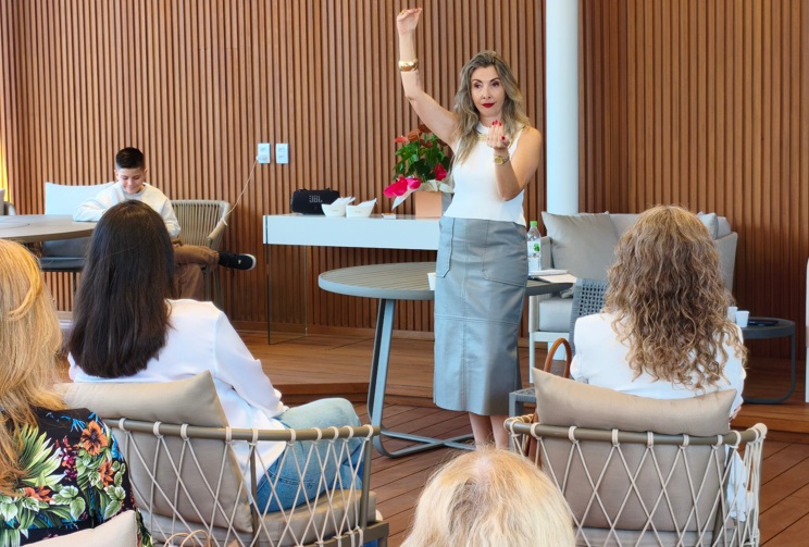 Autoestima, atitude e a síndrome da agradadora — o que esses três fatores revelam sobre teus relacionamentos