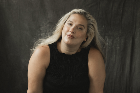 Alice Caymmi, uma das vozes mais gabaritadas da música brasileira contemporânea, vai voltar a Porto Alegre com um show especial