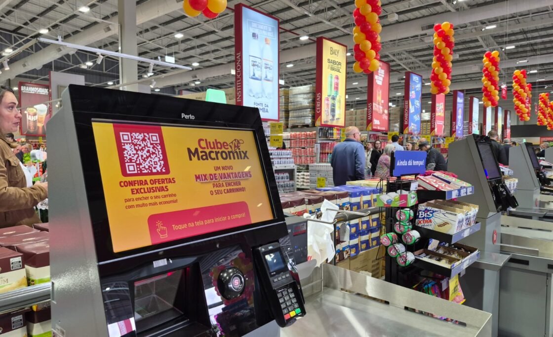 Macromix Atacado lança campanha Vem que tem Natal Mágico