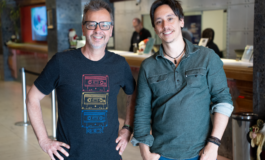 Show gratuito arrecada brinquedos e reúne grandes nomes do rock gaúcho em Porto Alegre no dia 16 de dezembro de 2025 no Plaza São Rafael   