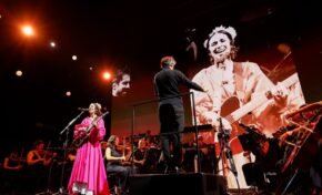 Marisa Monte encerra a turnê Phonica com show em Porto Alegre