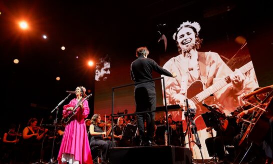 Marisa Monte encerra a turnê Phonica com show em Porto Alegre