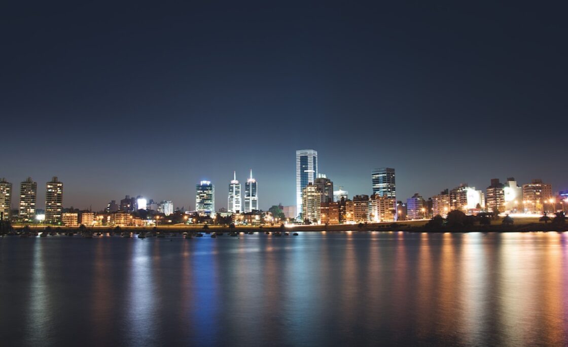 Gaúchos lideram viagens terrestres ao Uruguai e temporada de verão projeta fluxo ainda maior