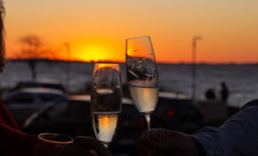 Fundação e Café Iberê celebram o fim de 2025 com roda de samba ao pôr do sol trazendo Rê Adegas e grupo