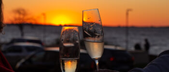 Fundação e Café Iberê celebram o fim de 2025 com roda de samba ao pôr do sol trazendo Rê Adegas e grupo