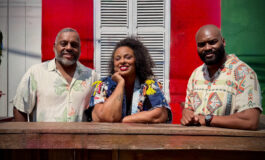 Samba pra Namorar e Edu Moreira celebram os antigos bailes de clube em uma noite de música, brilho e nostalgia