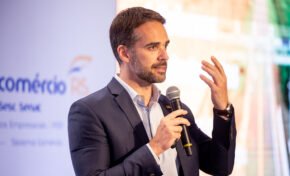 Inscrições abertas para edição inaugural do Fecomércio-RS Debate com Eduardo Leite