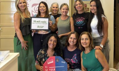 Scur Pizzaria entrega doação para Liga Feminina de Combate ao Câncer