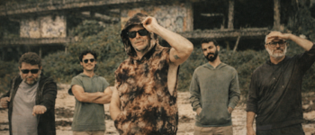 O Mundo Livre S/A, um dos nomes fundadores do manguebeat, retorna a Porto Alegre em março de 2026