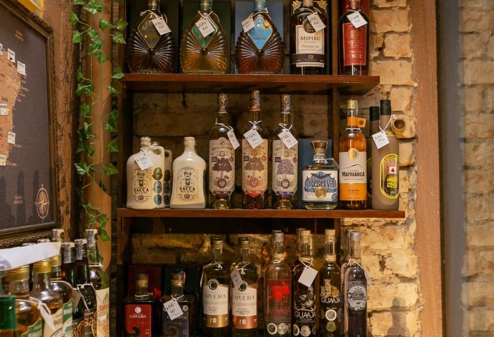 Casa Vasco promove evento “Cachaça é coisa de mulher” idealizada pela mestre destiladora Larissa Teixeira