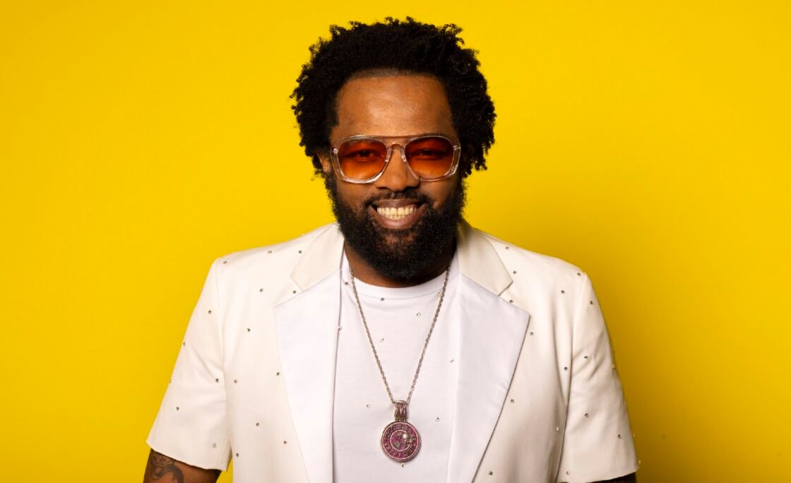 Xande de Pilares em show gratuito no Parque da Redenção no dia 15 de maio em Porto Alegre