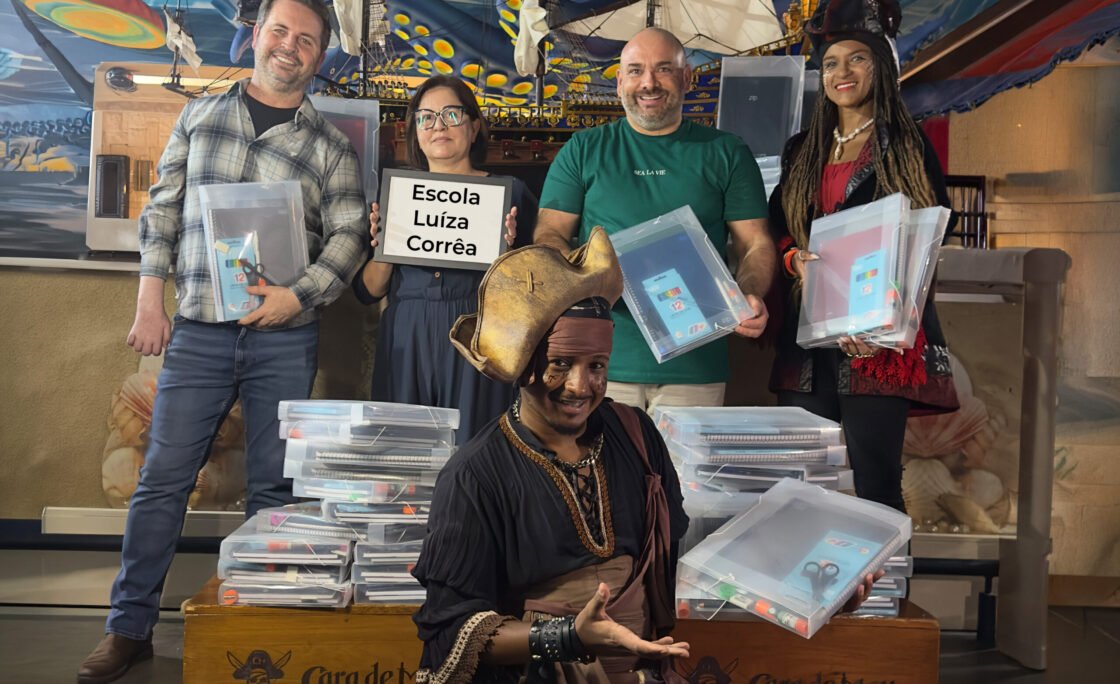 Cara de Mau promove Campanha Escolar e entrega 1,2 mil kits para crianças carentes