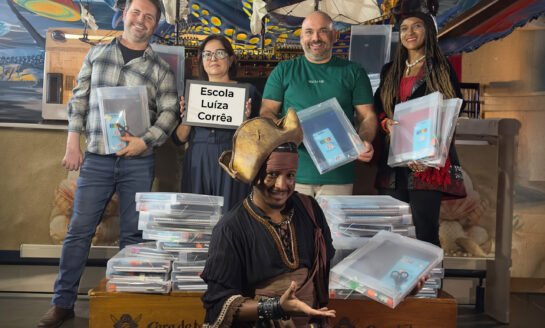 Cara de Mau promove Campanha Escolar e entrega 1,2 mil kits para crianças carentes