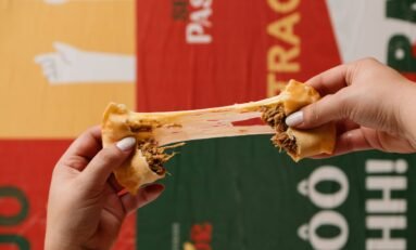 Seu Pastenor supera expectativas no primeiro ano e já serviu mais de 1 milhão de pastéis em Porto Alegre