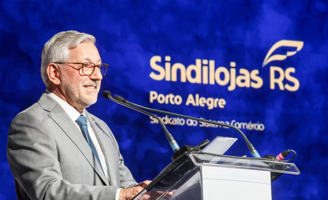 Nova diretoria do Sindilojas Porto Alegre toma posse para a gestão 2026–2030